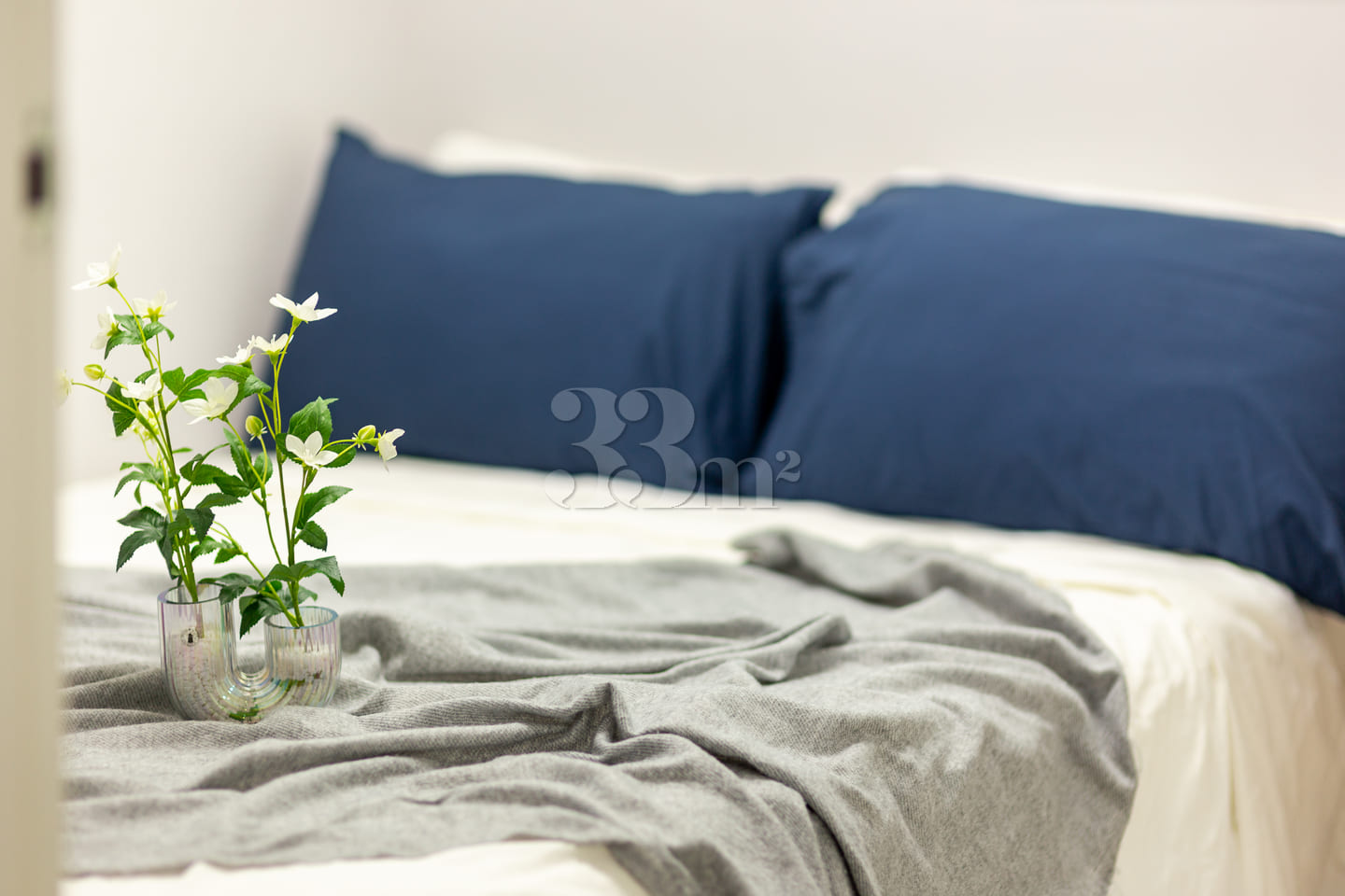 Newly built, fully furnished two-room unit ne 14th image