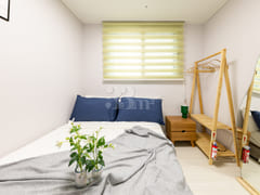 Newly built, fully furnished two-room unit ne 15th image