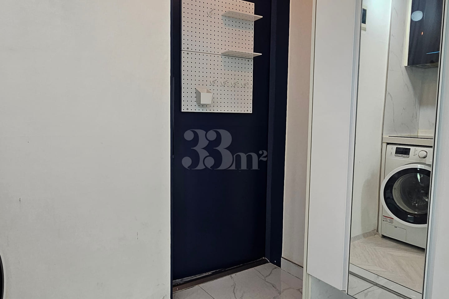 A studio apartment perfect for one person. 5th image