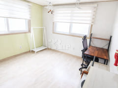 Convenient Green Room 25 0th image