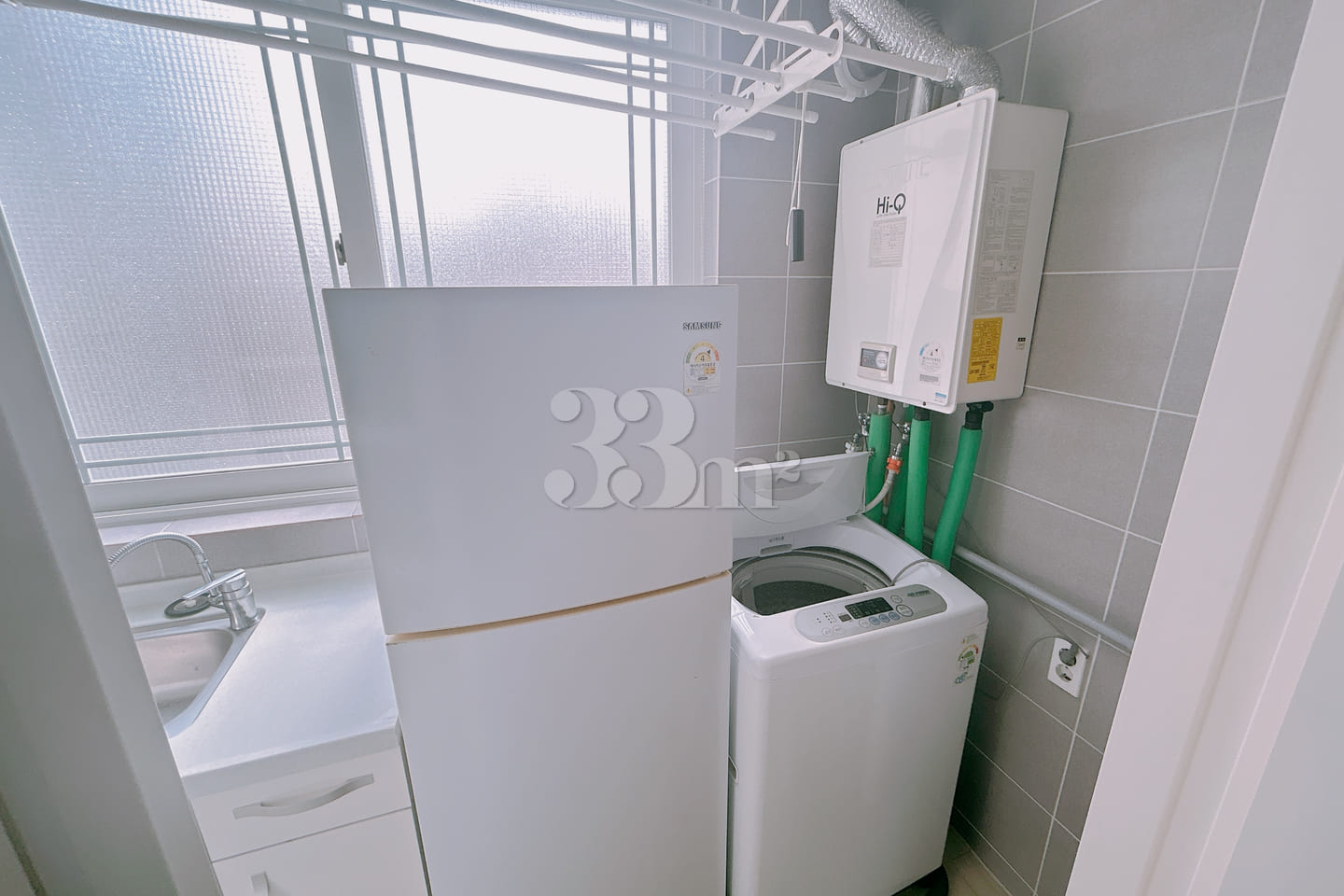 Northeast-facing studio apartment 5th image