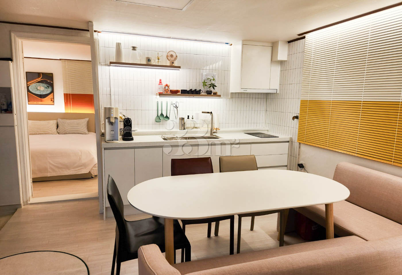 Spacious 3-bedroom unit for 8 people with par 2th image