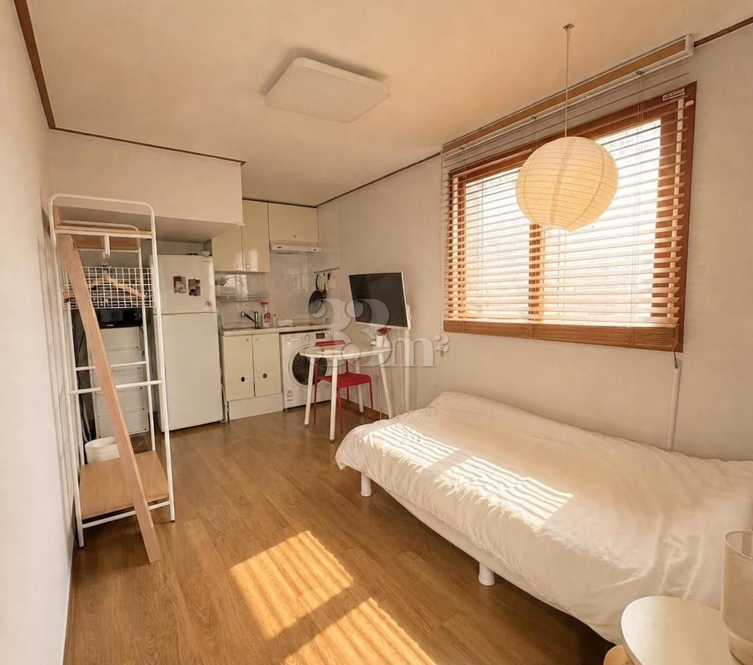 Private rooftop; fully furnished unit near Hy 1th image