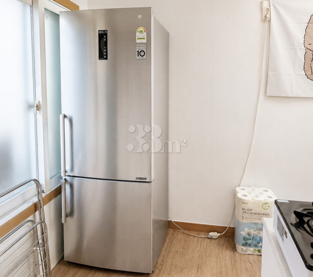 π‘ Spacious Studio in Sinchon 6th image