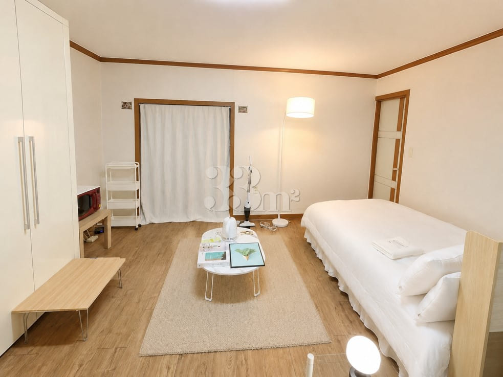 🏡 Spacious Studio in Sinchon 2th image