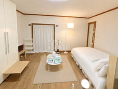 🏡 Spacious Studio in Sinchon 2th image