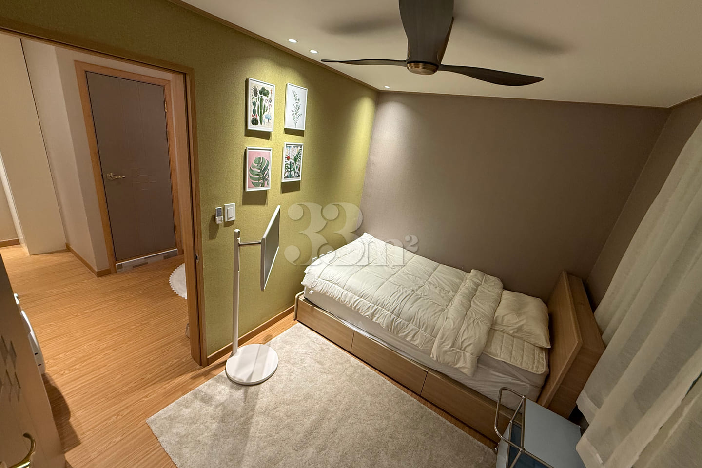 Seonjeongneung Atmospheric Wood-Themed Room 0th image
