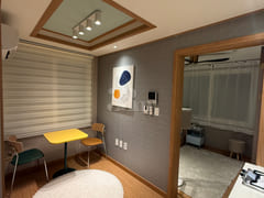 Seonjeongneung Atmospheric Wood-Themed Room 3th image
