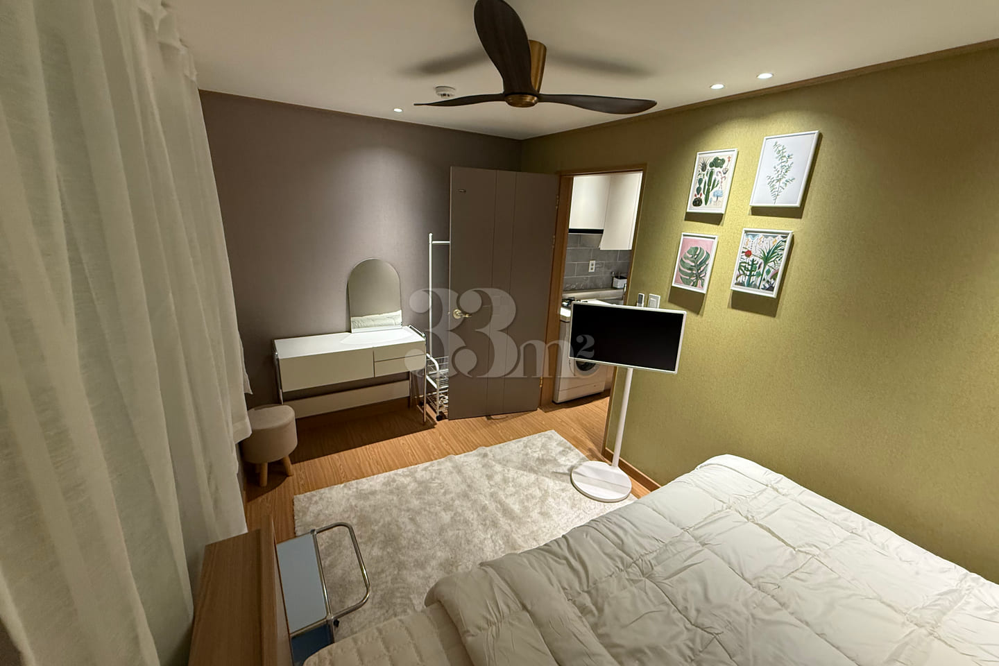 Seonjeongneung Atmospheric Wood-Themed Room 1th image