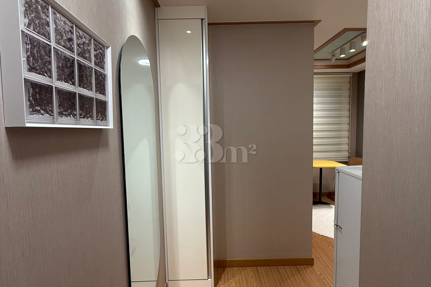 Seonjeongneung Atmospheric Wood-Themed Room 4th image