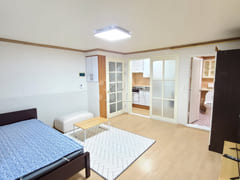 Great Studio Apartment in Seongseo (Unit 201) 1th image