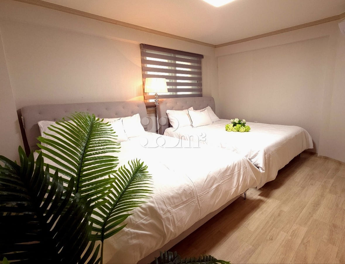 Wonju City Center · 3 Queen Beds 13th image