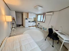 Studio apartment, 3-minute walk from Sinyongs 10th image
