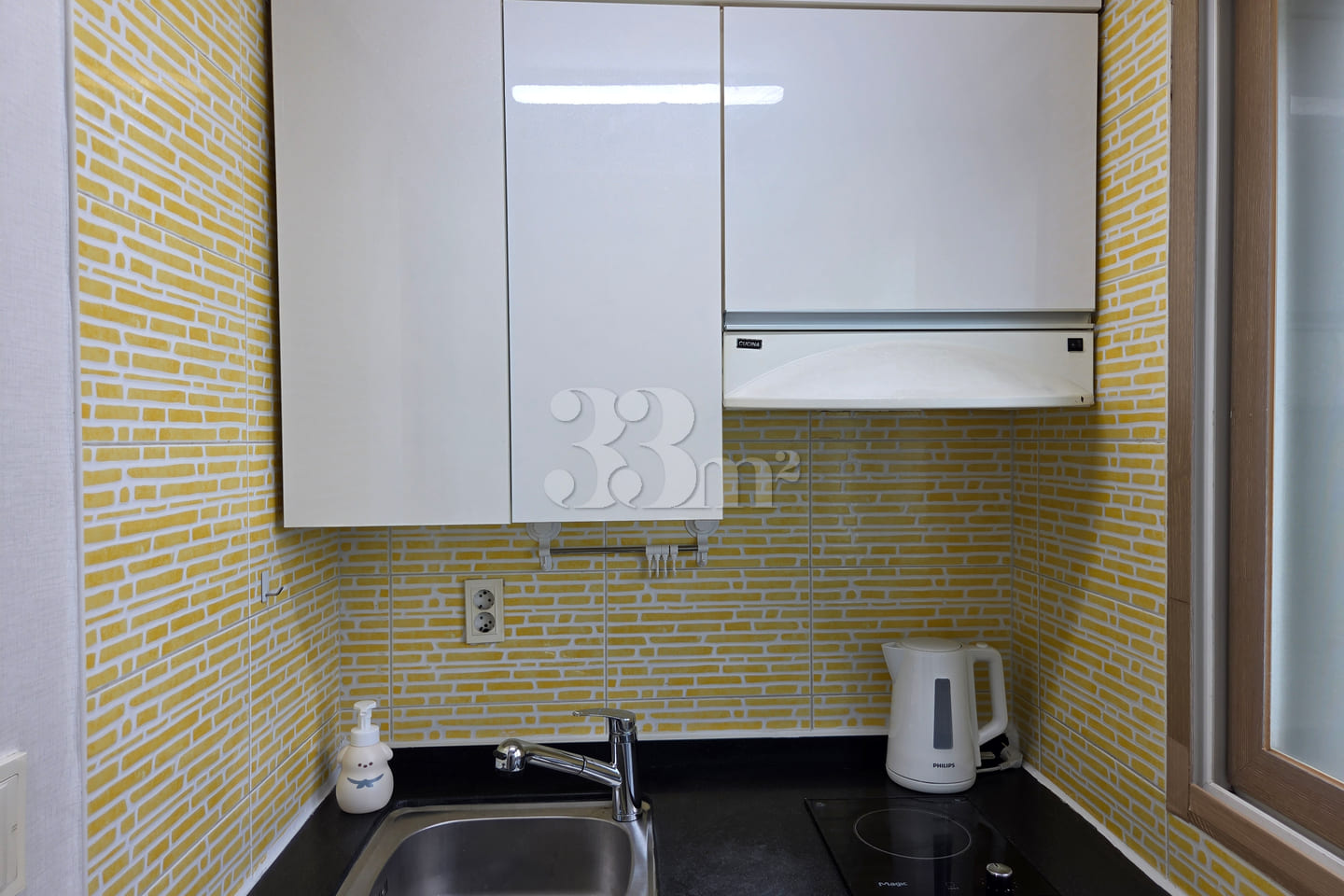 Fully furnished, parking included, located in 8th image
