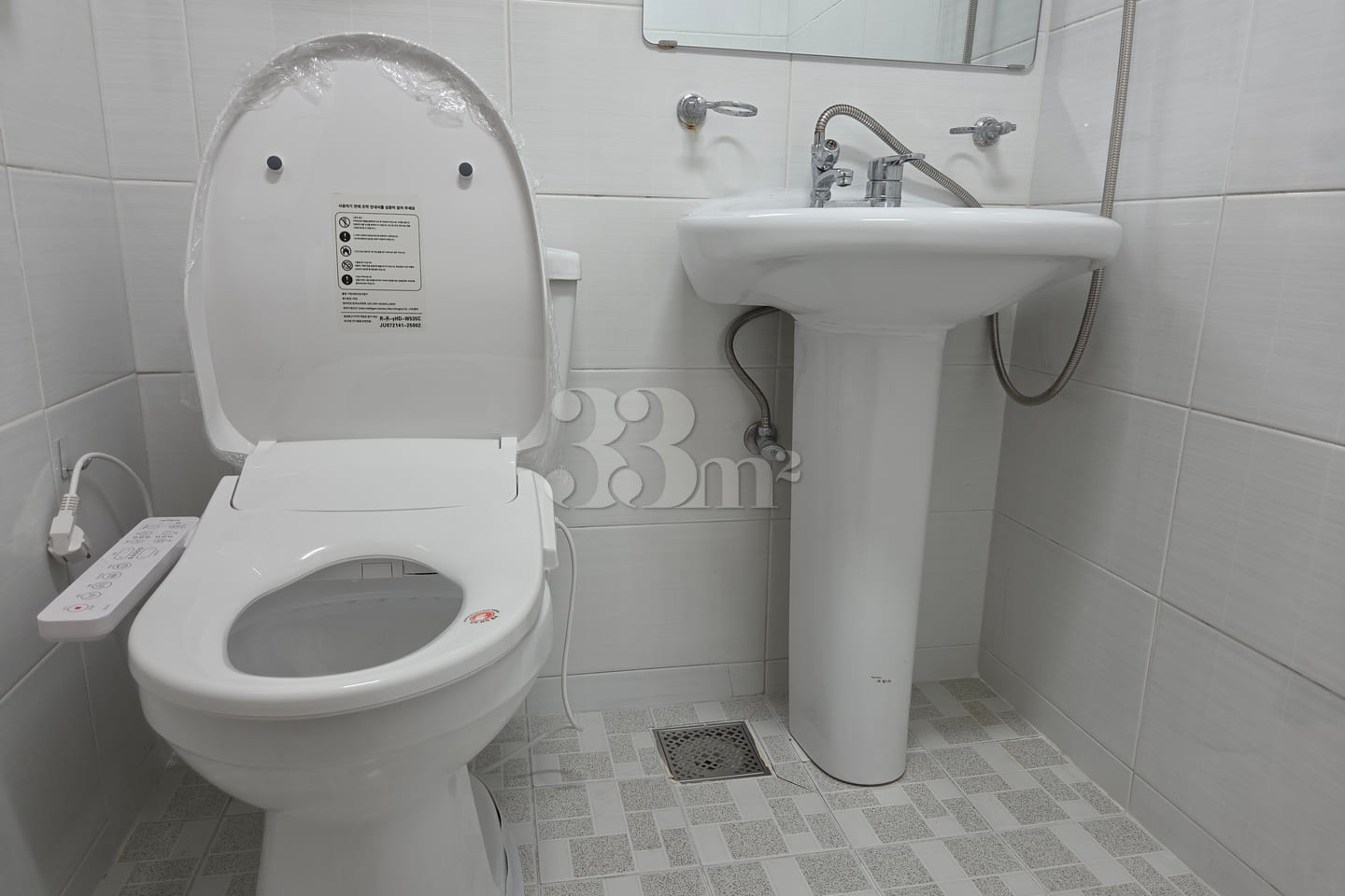 Fully furnished, parking included, located in 12th image