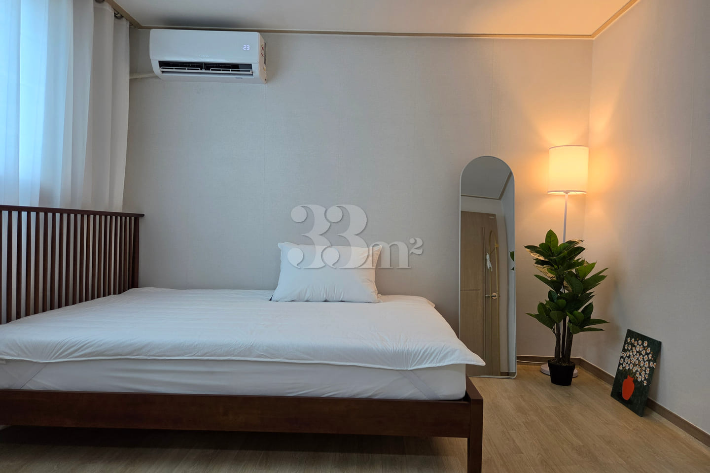 Fully furnished, parking included, located in 17th image