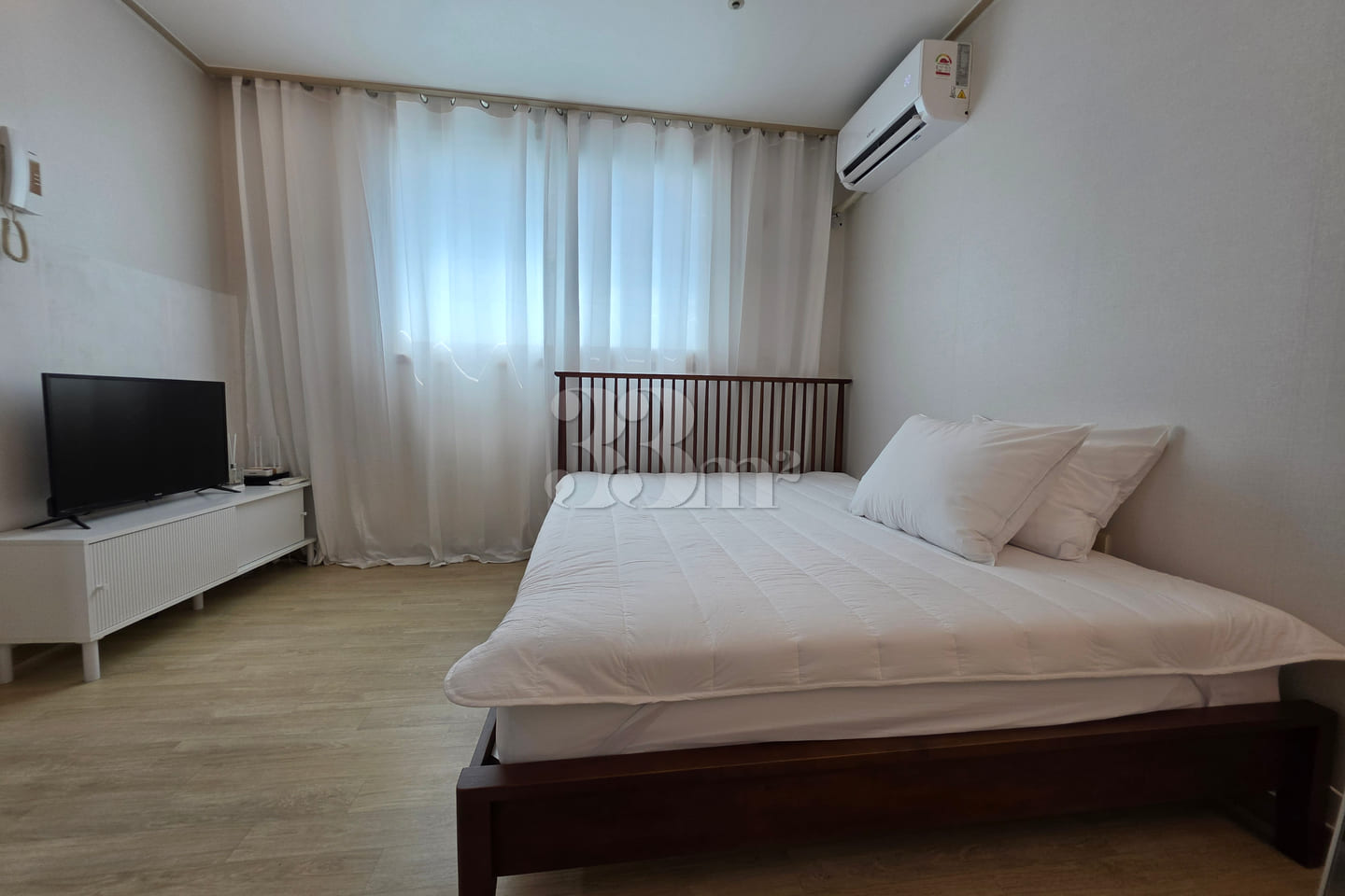 Fully furnished, parking included, located in 4th image