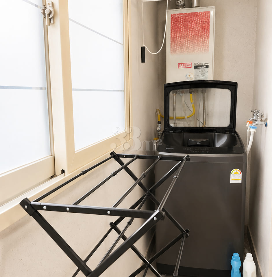 Fully renovated mini two-room unit with new a 7th image