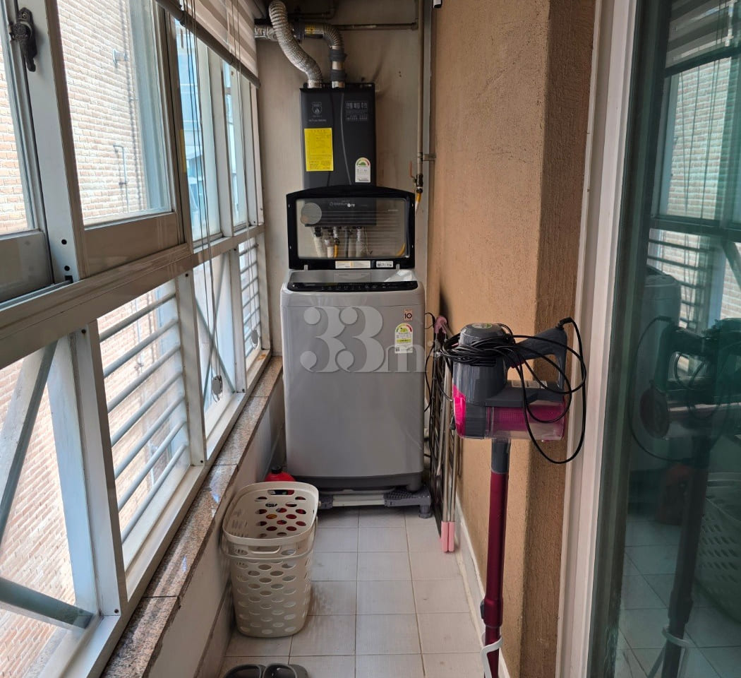 Unit 403, 10-minute walk from Yeoksam Station 10th image