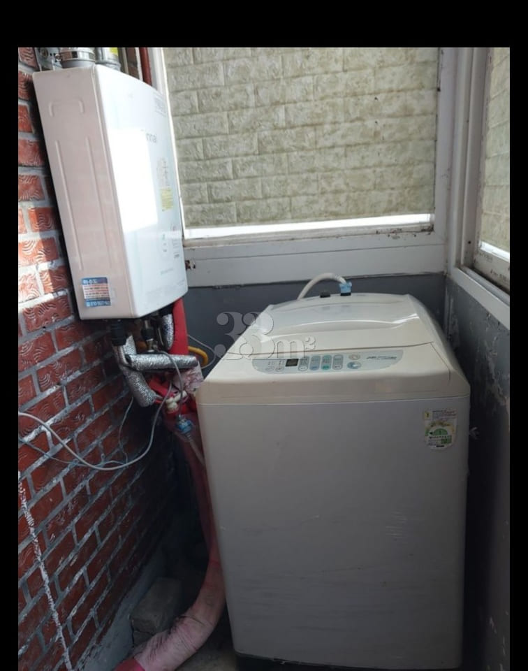 Studio apartment with a separate kitchen 7th image