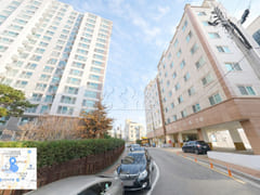 Studio apartment with an unobstructed view an 6th image