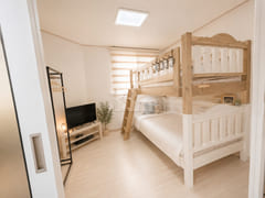 4th floor, studio apartment with separate roo 2th image