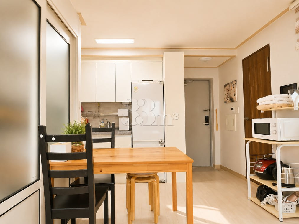 4th floor, studio apartment with separate roo 1th image