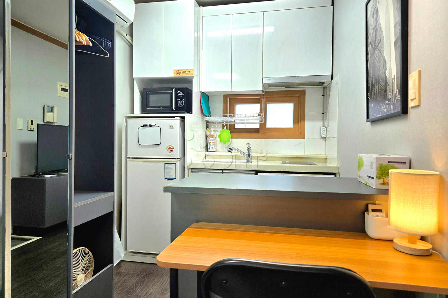 Cozy Studio in Mangwon (Unit 404) 10th image