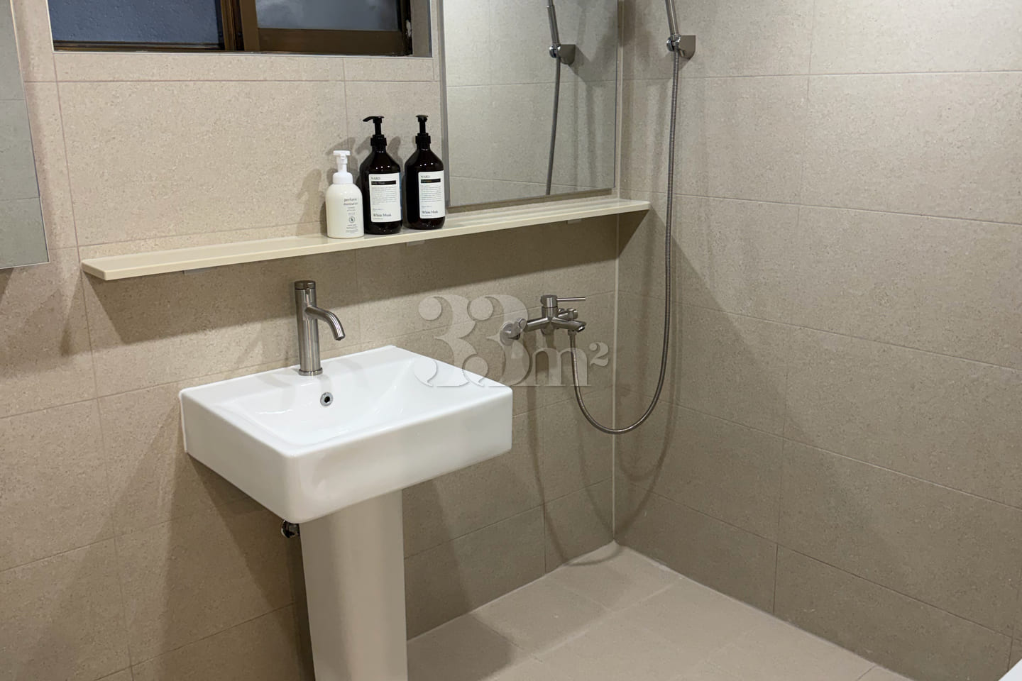 Fully furnished 3-bedroom apartment near Jams 3th image