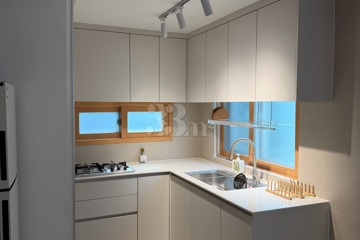 Fully furnished 3-bedroom apartment near Jams 1th image