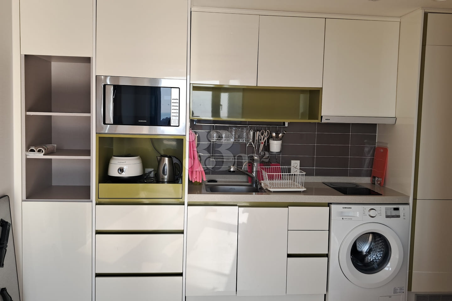 One-month stay in a two-room apartment with a 19th image