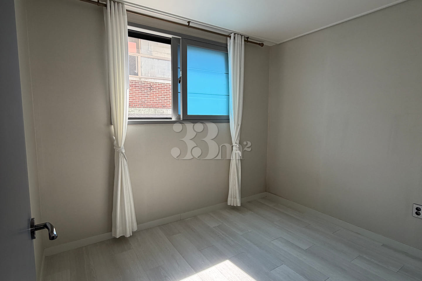 8-minute walk to Kkachisan Station / 2-room u 4th image