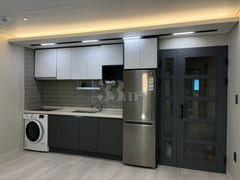 8-minute walk to Kkachisan Station / 2-room u 5th image