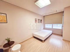Open view facing Hynix♥ 3th image