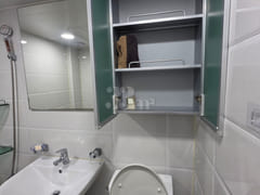 Room 202 10th image