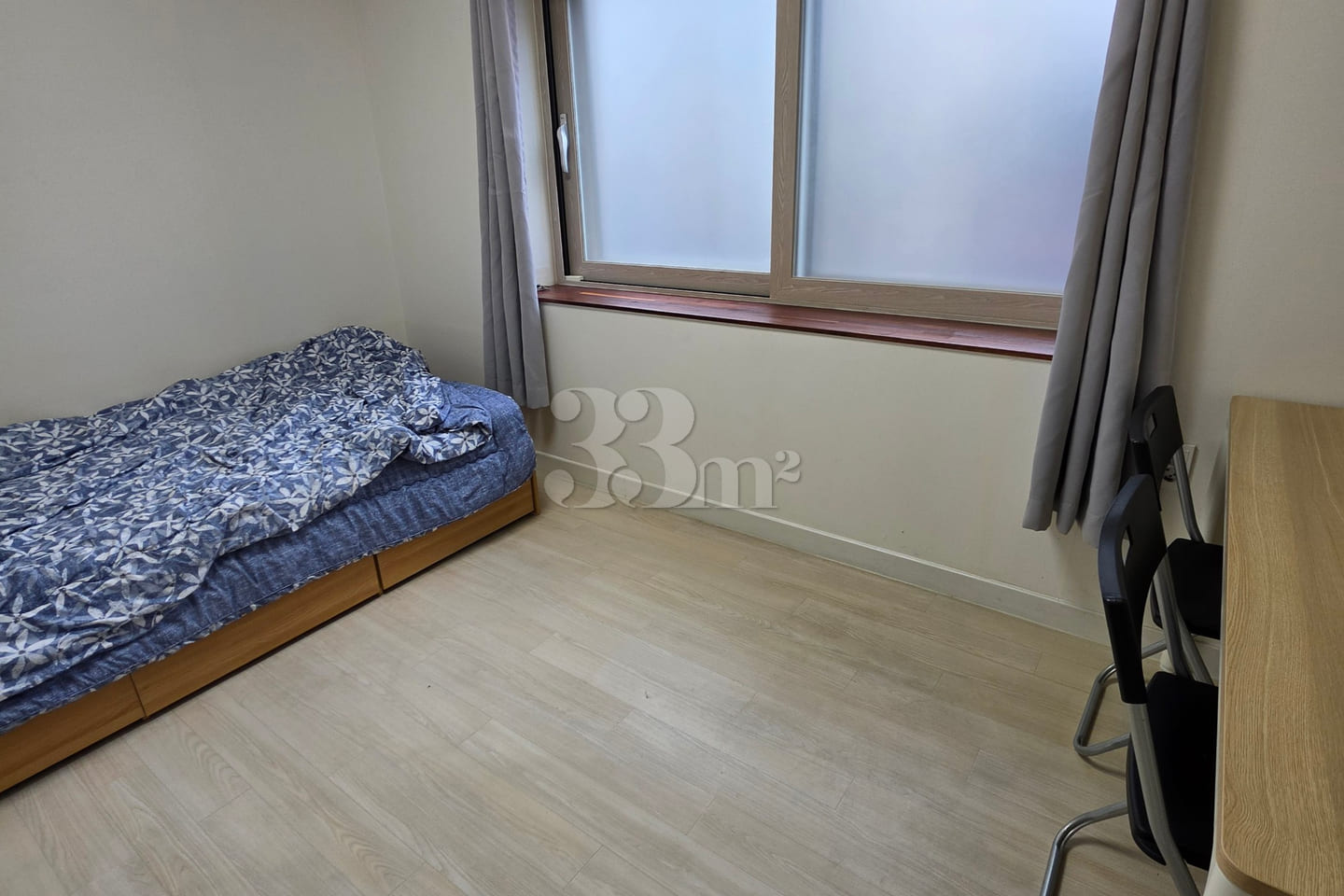 Room 202 12th image