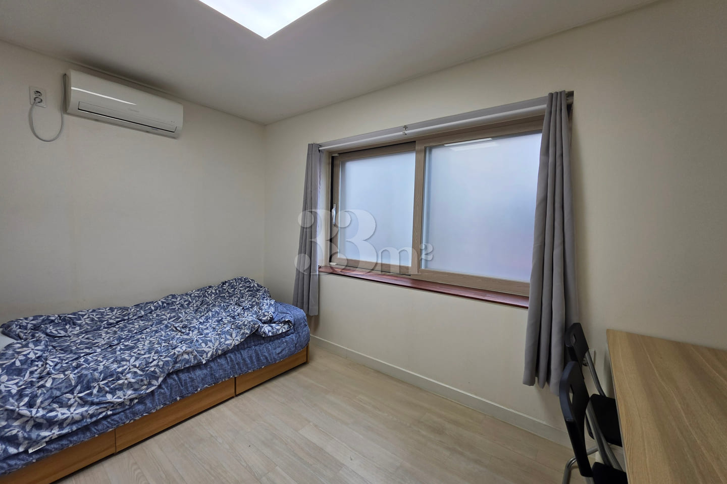 Room 202 13th image