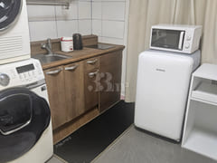 Hue Stay, B402 9th image