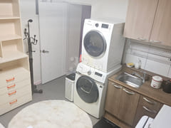 Hue Stay, B402 12th image