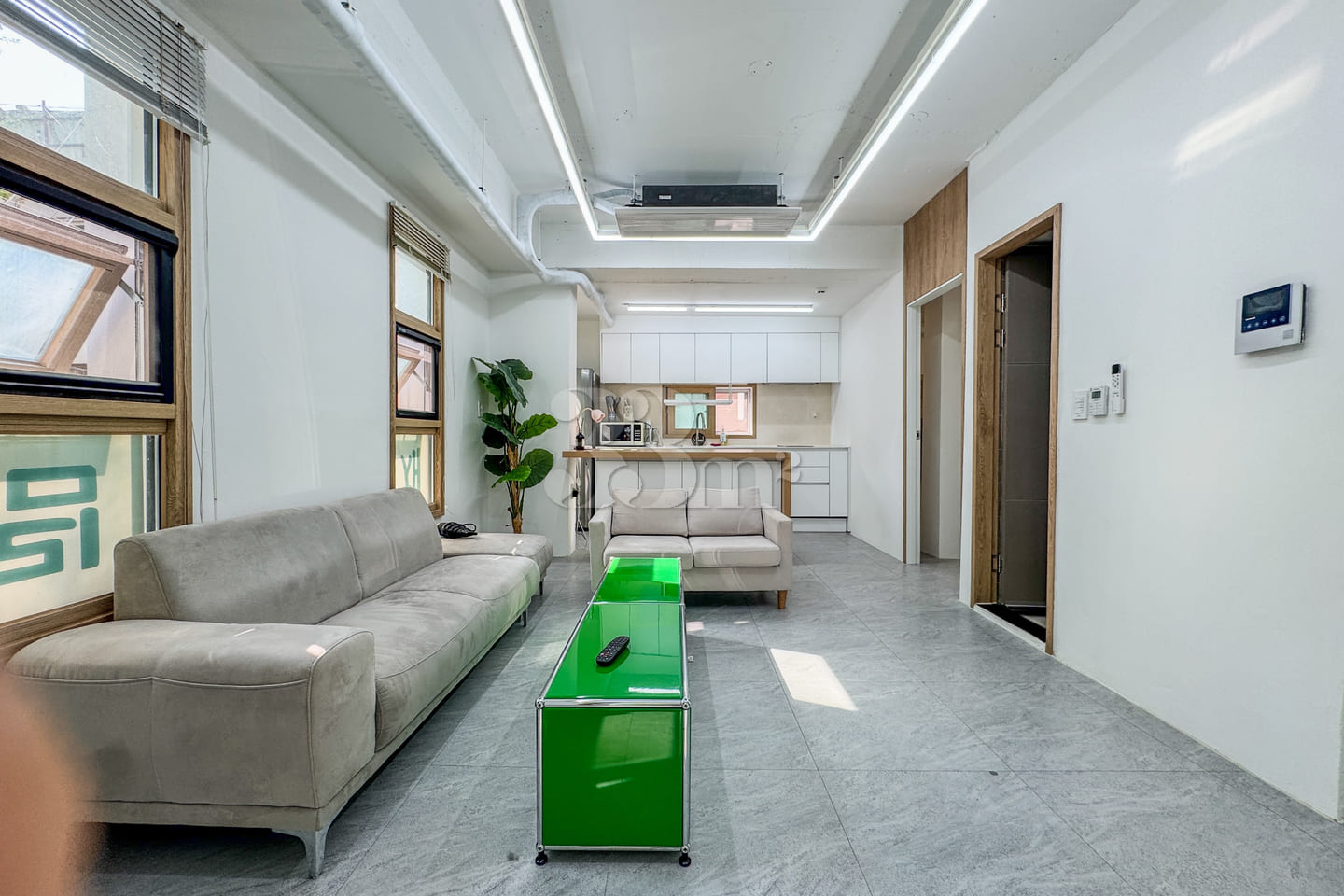 Living in a 23-pyeong Apartment During Peak C 0th image