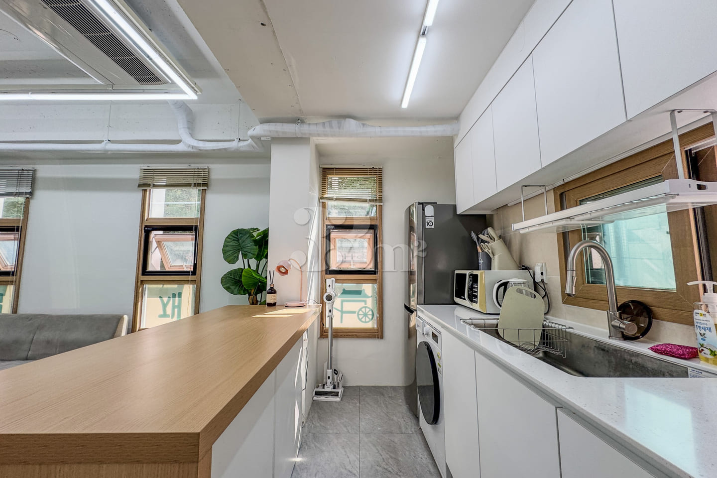 Living in a 23-pyeong Apartment During Peak C 11th image