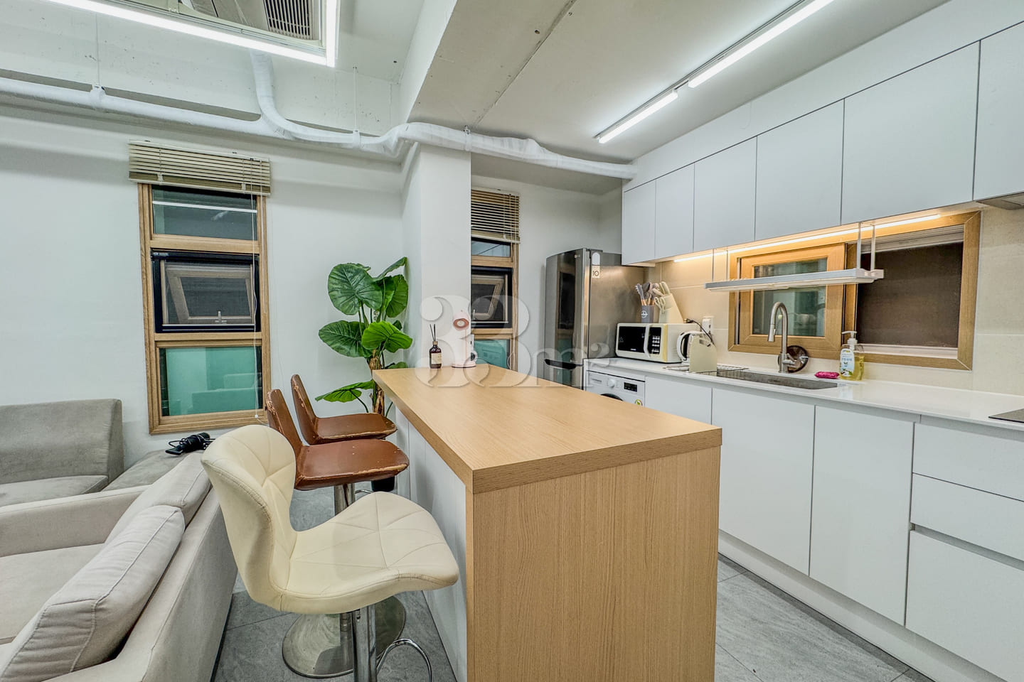 Living in a 23-pyeong Apartment During Peak C 10th image