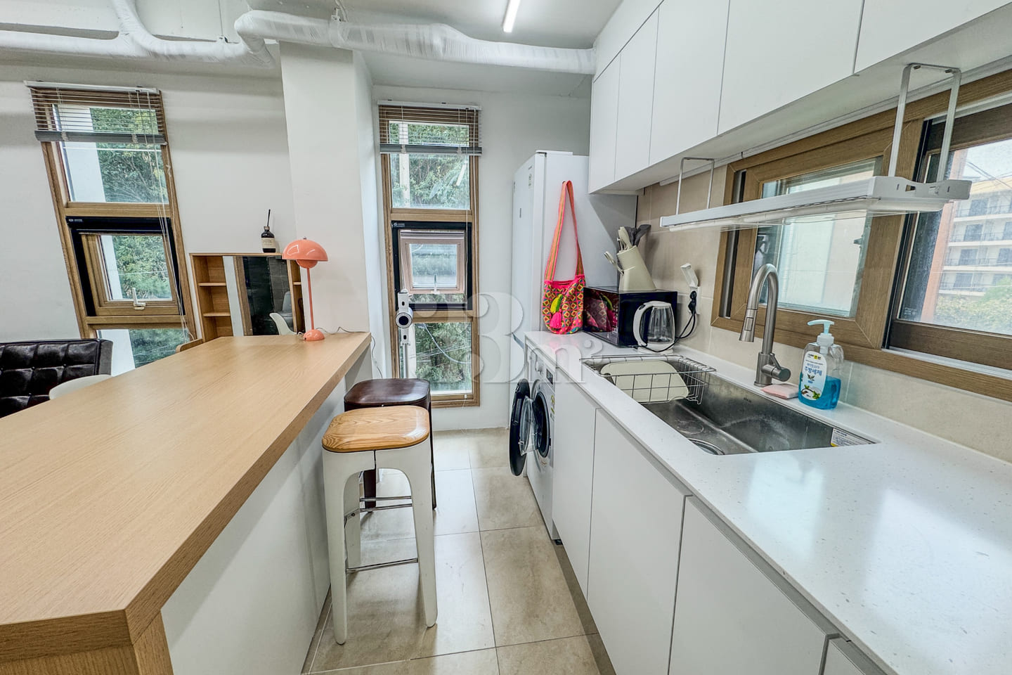 Living in a 23-pyeong Home During Cherry Blos 2th image