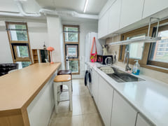 Living in a 23-pyeong Home During Cherry Blos 2th image