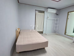 2-minute walk to Jeonbuk National University 1th image