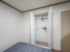 Spacious two-room unit with a vacation-rental 4th image