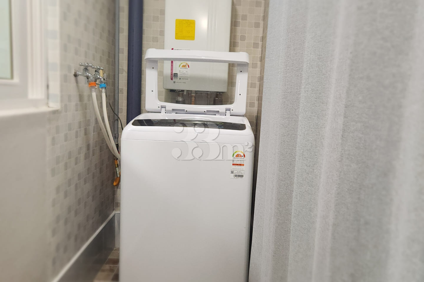 Spacious two-room unit with a vacation-rental 7th image