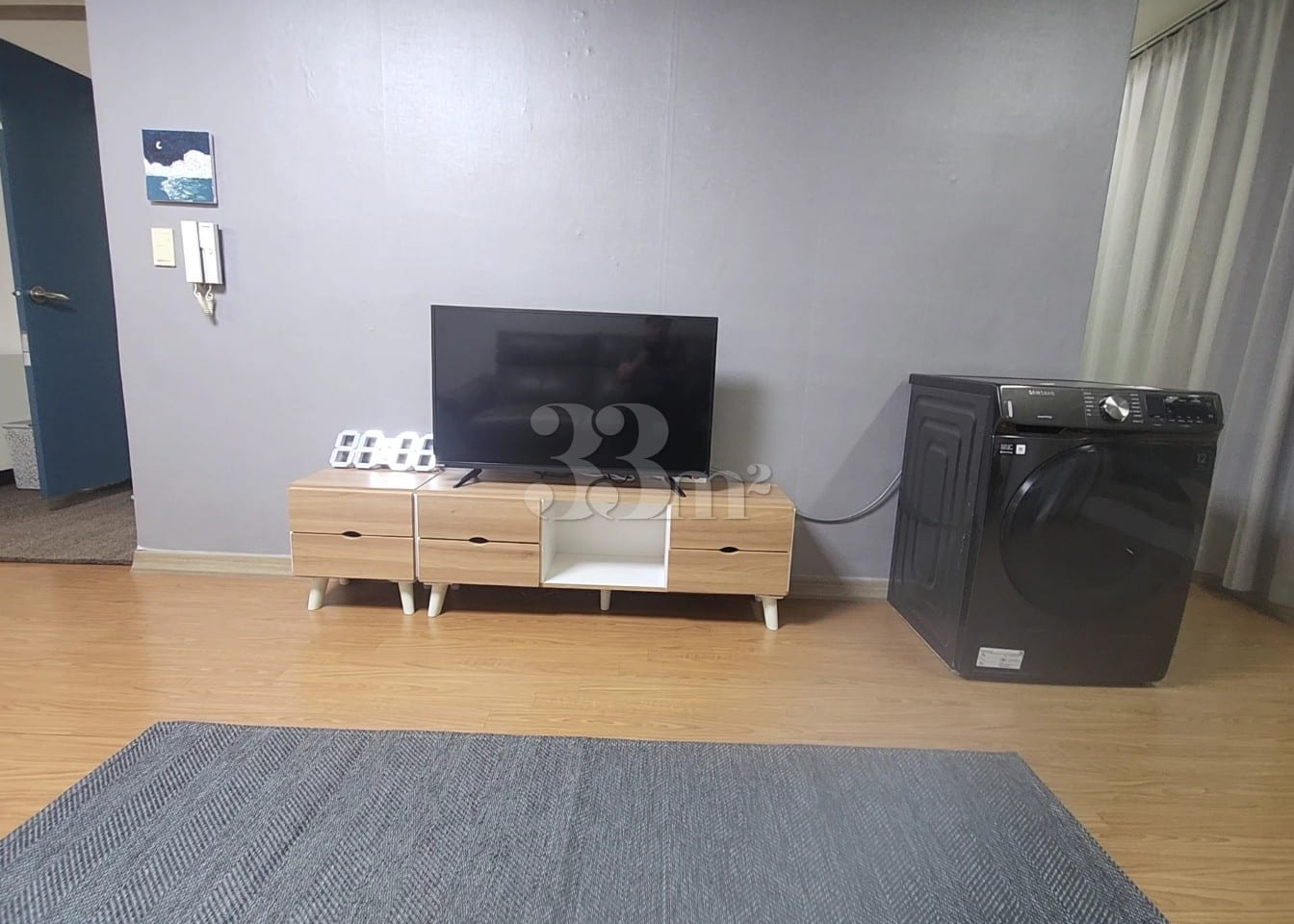 Spacious two-room unit with a vacation-rental 6th image