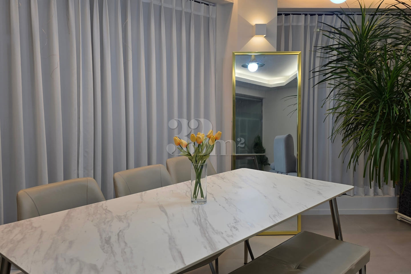 Spacious 40-pyeong unit with a large living r 3th image