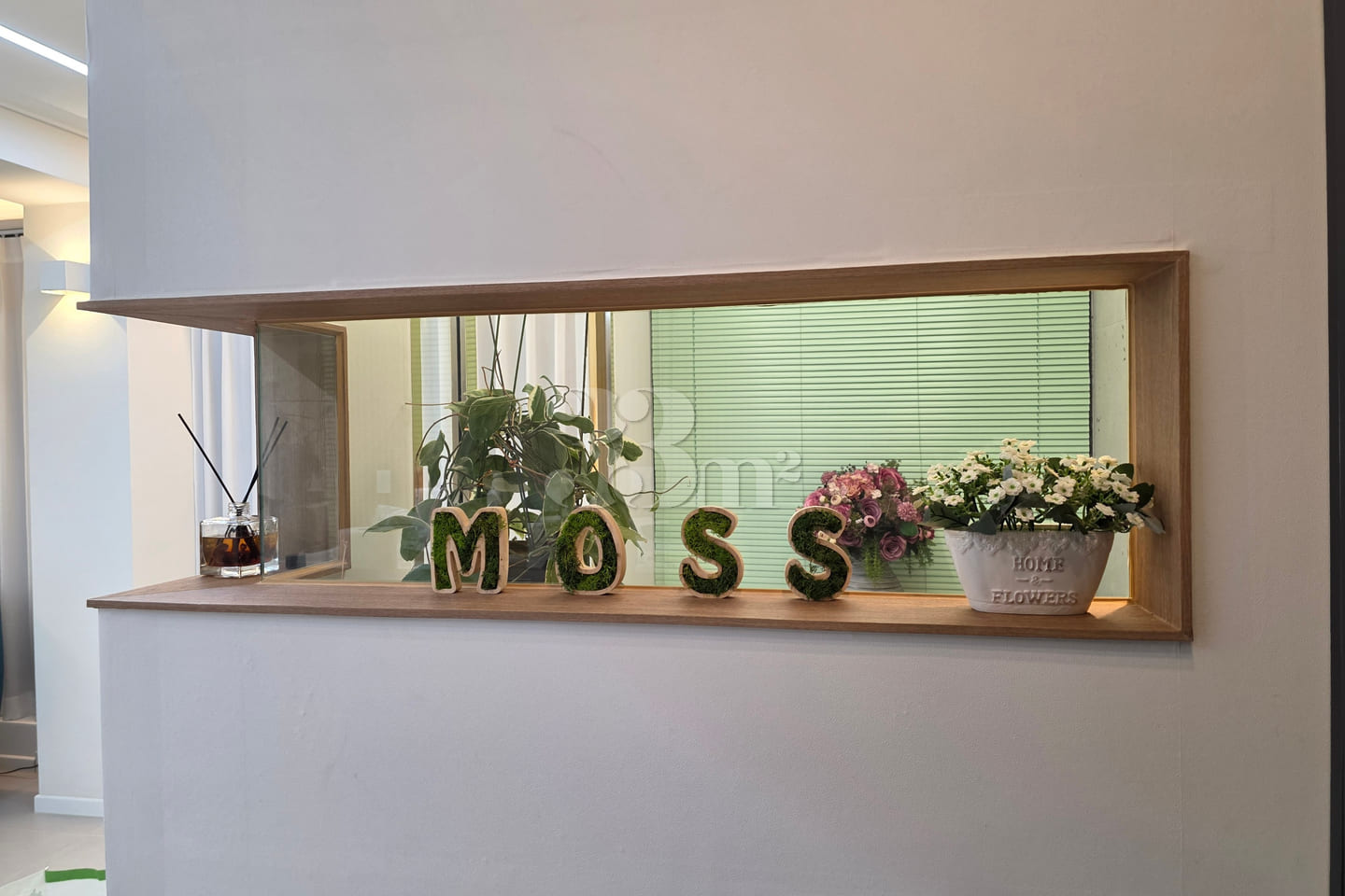Spacious 40-pyeong unit with a large living r 12th image